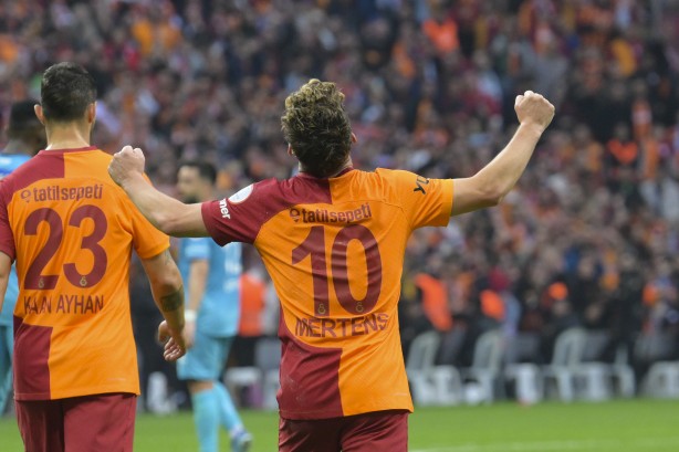 Foto - Galatasaray yeni Sacha Boey'ini buldu! Erden Timur 19 yaşındaki dünya yıldızını getiriyor