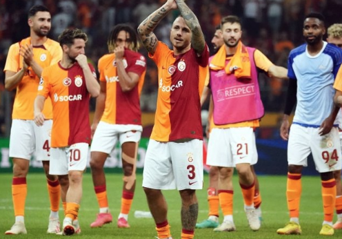 Foto - Galatasaray yıldız isimle sözleşme yeniliyor! Avrupa devlerinin radarındaydı...
