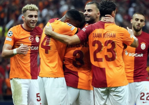 Foto - Galatasaray yıldız isimle sözleşme yeniliyor! Avrupa devlerinin radarındaydı...