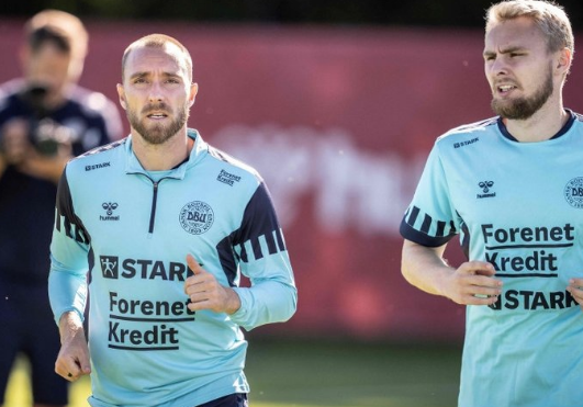 Foto - Galatasaray yıldız isimle sözleşme yeniliyor! Avrupa devlerinin radarındaydı...