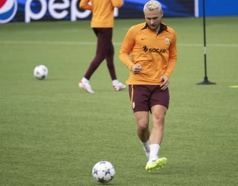 Foto - Galatasaray yıldız isimle sözleşme yeniliyor! Avrupa devlerinin radarındaydı...