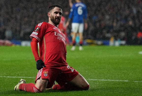 Galatasaray'a acı haber! Mourinho öyle bir hamle yapacak ki... Yer yerinden oynayacak kesin!