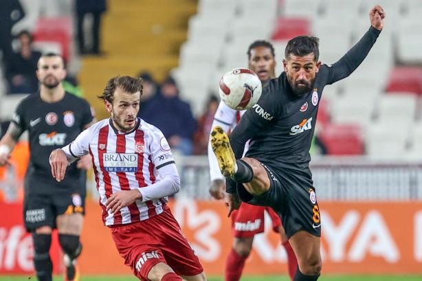 Foto - Galatasaray'a bir darbe de O yıldızdan geldi! Çarpıcı gelişme... Bakalım şimdi nasıl olacak?