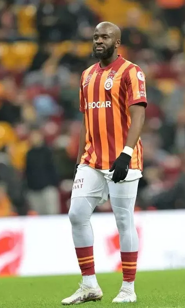 Galatasaray'a büyük ayıp! O oyuncuyu kapı dışarı ettiler! Kadroda düşünmüyoruz, alın sizin olsun