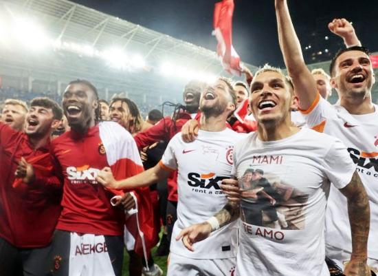 Foto - Galatasaray'a dünya yıldızı golcü geliyor... Çağrı üstüne çağrı yapmaya başladılar!