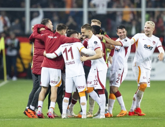 Foto - Galatasaray'a dünya yıldızı golcü geliyor... Çağrı üstüne çağrı yapmaya başladılar!