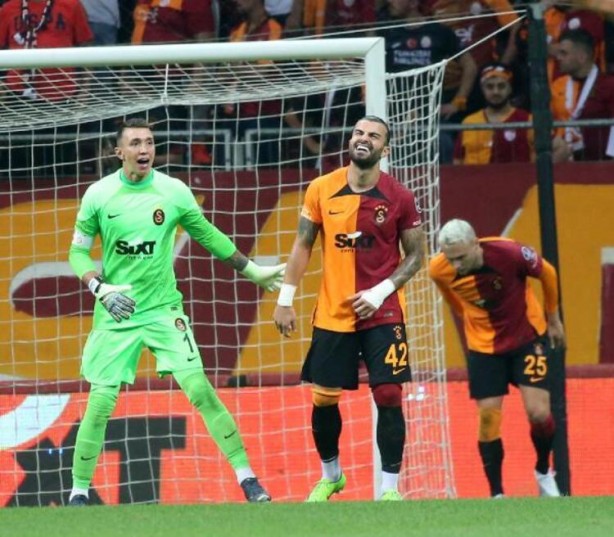 Foto - Galatasaray'a yeniler de çare olmadı! Giresunspor deplasmanda fırtına gibi esti