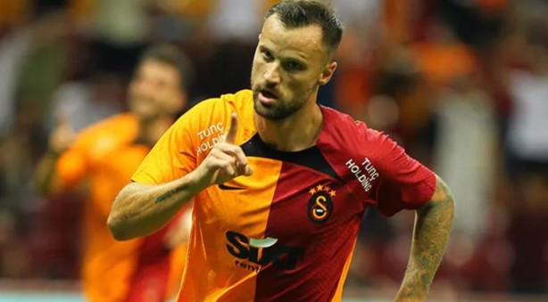 Galatasaray'da ayrılık! 3 talip var