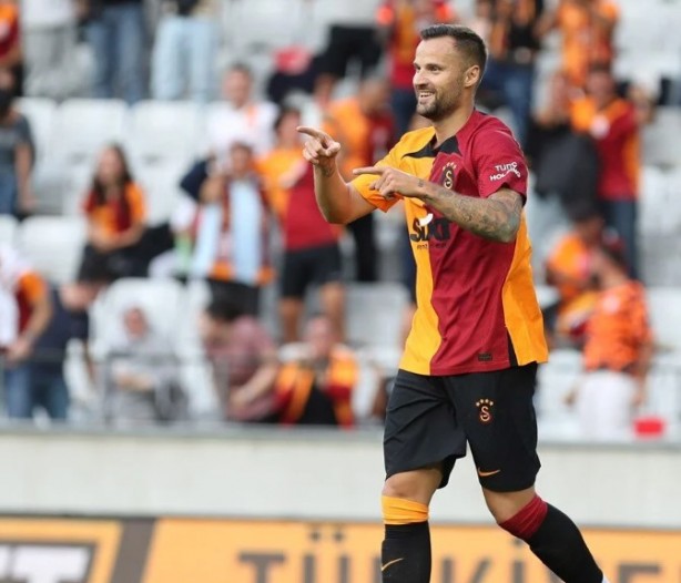Foto - Galatasaray'da ayrılık! 3 talip var