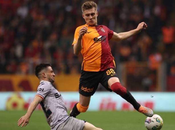 Foto - Galatasaray'da ayrılık! Süper Lig ekibine gitti