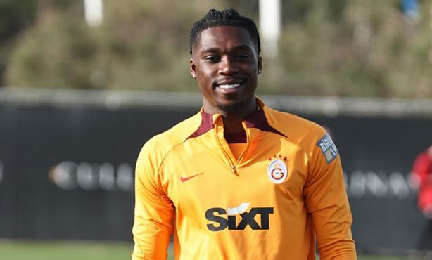 Galatasaray'da bir dönem çok erkenden kapanacak! İtalyanlar peşini bırakmıyor çünkü...