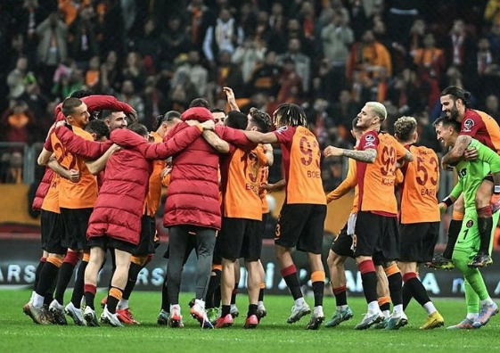 Galatasaray'da büyük operasyon başlıyor! Okan Buruk'tan neşter...