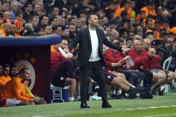 Foto - Galatasaray'da büyük sıkıntı! O genç isimle ile ilgili kritik karar… Okan Buruk çıkmaza girdi!