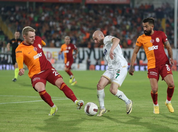 Foto - Galatasaray'da Dursun Özbek derbi öncesi yasakladı! Futbol baronlarını çileden çıkaran hamle geldi…