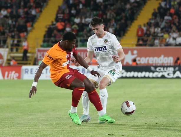 Galatasaray'da Dursun Özbek derbi öncesi yasakladı! Futbol baronlarını çileden çıkaran hamle geldi…