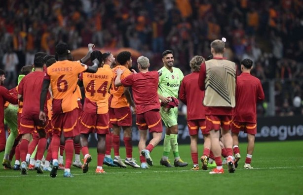 Foto - Galatasaray’da flaş ayrılık! Yıldız futbolcunun bileti kesildi