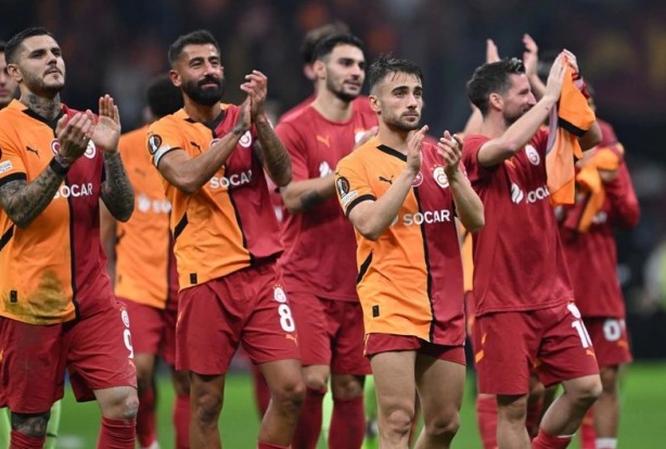 Foto - Galatasaray’da flaş ayrılık! Yıldız futbolcunun bileti kesildi
