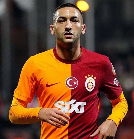Foto - Galatasaray’da flaş ayrılık! Yıldız futbolcunun bileti kesildi