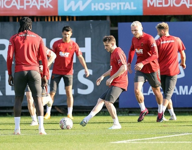 Foto - Galatasaray'da Icardi'nin yerine sürpriz isim! Okan Buruk'tan flaş hamle...