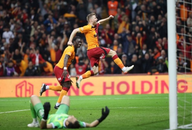 Foto - Galatasaray'da ilk ayrılık belli oldu!