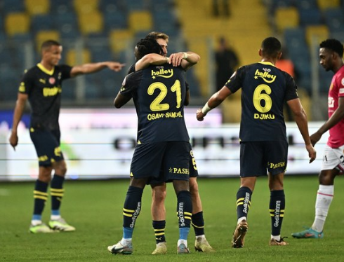 Foto - Galatasaray'da istenmemişti şimdi Fenerbahçe'ye geliyor! Transferde son hafta bombası