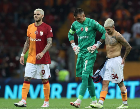 Foto - Galatasaray'da karar verildi! 2 sözleşme yenileme 1 veda...