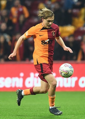 Foto - Galatasaray'da karar verildi! 2 sözleşme yenileme 1 veda...