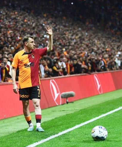 Foto - Galatasaray'da Kerem Aktürkoğlu sürprizi! Transfer teklifi... Say say bitmiyor: İlk kez böylesi oluyor...