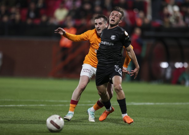 Foto - Galatasaray'da konuşulan o yıldız ortaya çıktı! İşte telaffuz edilen o bomba isim... Geri mi geliyor?