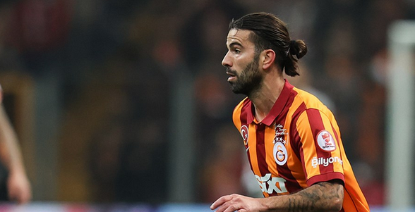 Galatasaray'da neler oluyor böyle! Meğer tam bir dedikoduymuş... Sözleşmesindeki detay ortaya çıktı