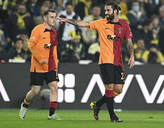 Foto - Galatasaray'da neler oluyor böyle! Meğer tam bir dedikoduymuş... Sözleşmesindeki detay ortaya çıktı