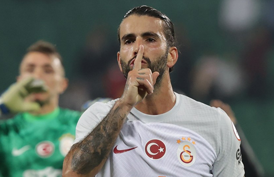 Foto - Galatasaray'da neler oluyor böyle! Meğer tam bir dedikoduymuş... Sözleşmesindeki detay ortaya çıktı