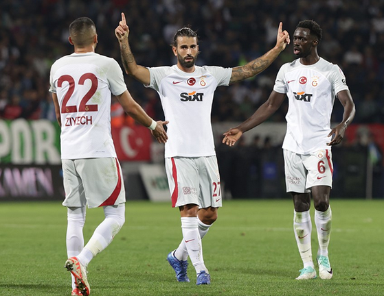 Foto - Galatasaray'da neler oluyor böyle! Meğer tam bir dedikoduymuş... Sözleşmesindeki detay ortaya çıktı