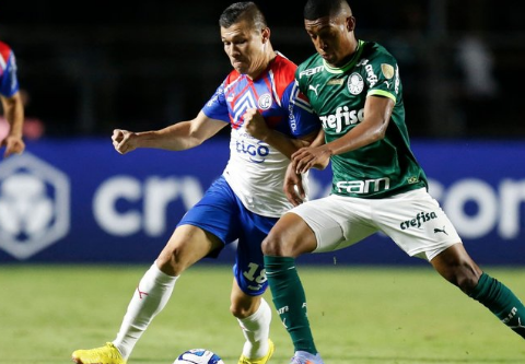 Foto - Galatasaray'da Okan Buruk'un sol bek şaşkınlığı! Bu gelişmeye kendisi bile inanamadı