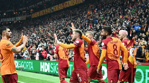 Foto - Galatasaray’da ortalığın yangın yerine dönmesi an meselesi! Okan Buruk’tan kahreden itiraf geldi ve artık misafir… 