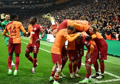Foto - Galatasaray’da ortalığın yangın yerine dönmesi an meselesi! Okan Buruk’tan kahreden itiraf geldi ve artık misafir… 