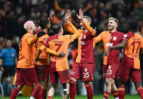 Foto - Galatasaray’da ortalığın yangın yerine dönmesi an meselesi! Okan Buruk’tan kahreden itiraf geldi ve artık misafir… 