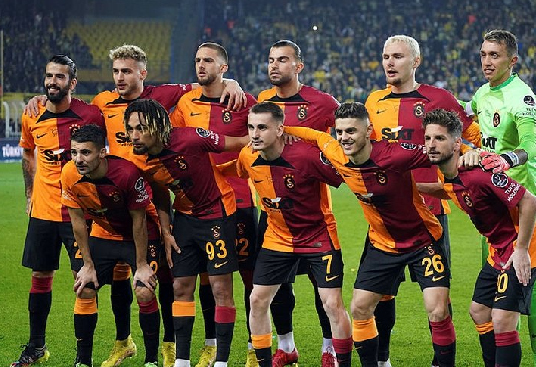 Galatasaray’da sezon sonu bombalar patlıyor! 3 mevkiye 3 transfer...