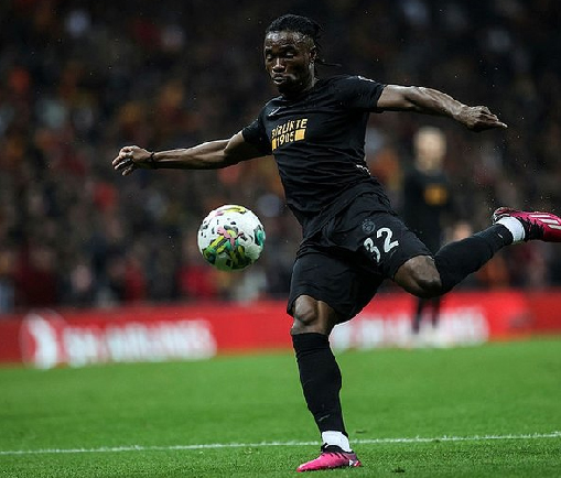 Foto - Galatasaray’da sezon sonu bombalar patlıyor! 3 mevkiye 3 transfer...