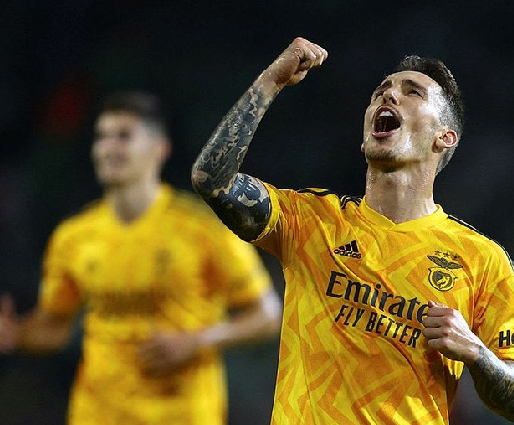 Foto - Galatasaray’da sezon sonu bombalar patlıyor! 3 mevkiye 3 transfer...