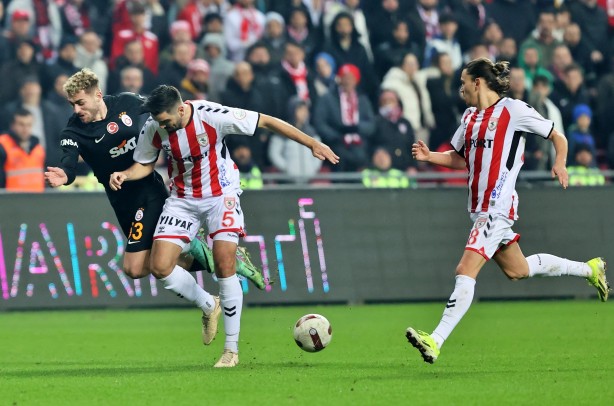 Foto - Galatasaray’da sezon sonu bu oyuncu tutmak artık imkansız! Bakalım bundan sonra ne olacak?