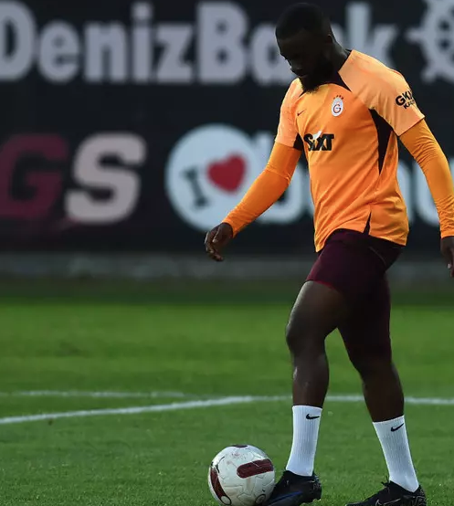 Foto - Galatasaray'da sezon sonunda yaşanacak ilk ayrılık belli oldu! Okan Buruk kararını verdi...