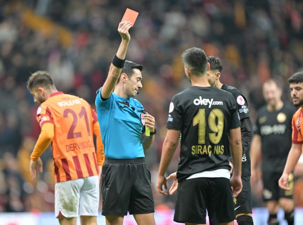 Foto - Galatasaray'da sol bek harekatı! Sağ tamam sıra solda! O gelişme İngiltere’yi şok etti: Film koptu kopuyor…