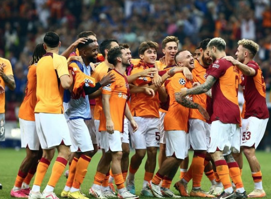 Foto - Galatasaray'da sürpriz transfer iddiası! Mesajı geldi ve harekat başlatıldı…