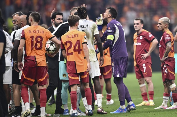 Foto - Galatasaray’da taraftarlar en sonunda fena patladı! Bunun sorumlusu kim? İşte bu çok büyük sürpriz oldu…