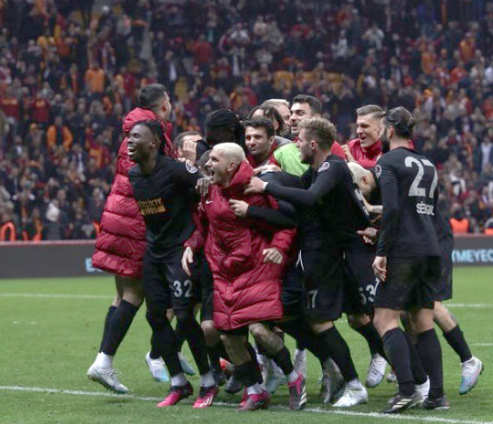 Foto - Galatasaray'da transferin en yetkili ismi konuştu! İlkay Gündoğan...