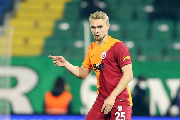 Foto - Galatasaray'da Victor Nelsson depremi! Bu sözler camiayı ayağa kaldırır