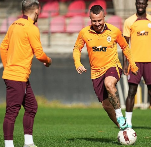 Foto - Galatasaray'da yer yerinden oynayacak! Okan Buruk kararını verecek... Atacakları bomba adımı böyle duyurdu