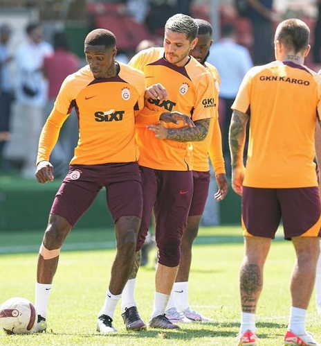 Foto - Galatasaray'da yol ayrımı yakın! 2 yıldız yolcu!