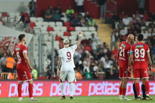 Foto - Galatasaray'dan bomba hamle! Kanaya yaraya ilaç olacak mı?
